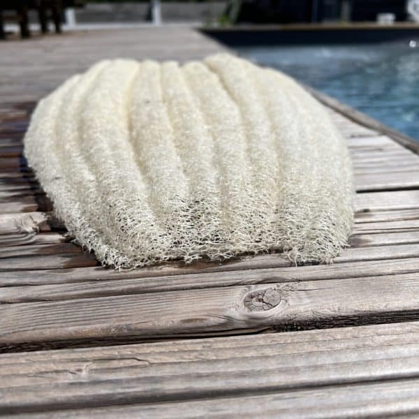 Un tapis de bain en loofah.